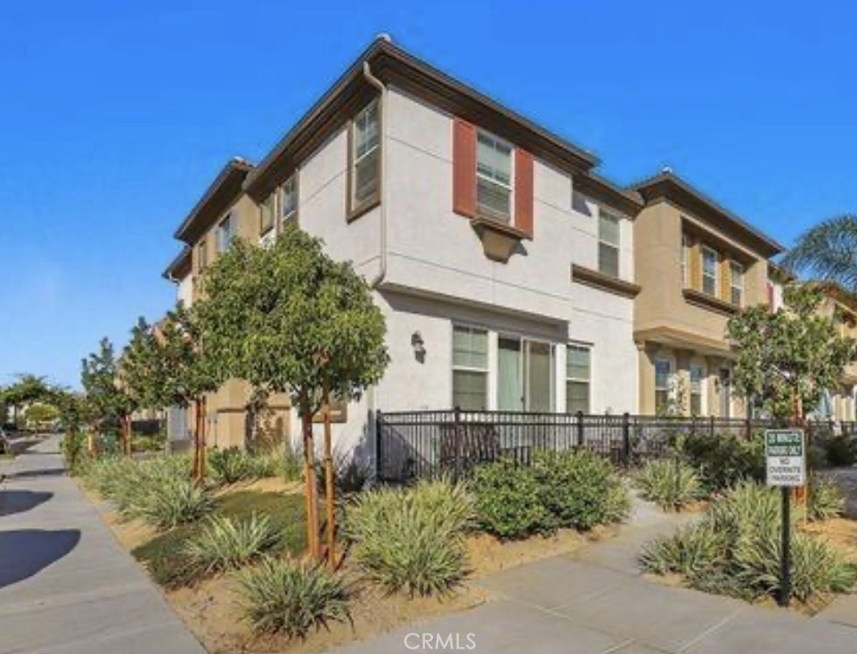 40302 Calle Real