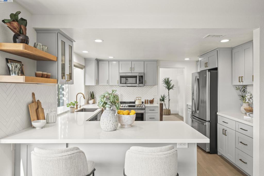 HARBOR BAY ISLE - Residential