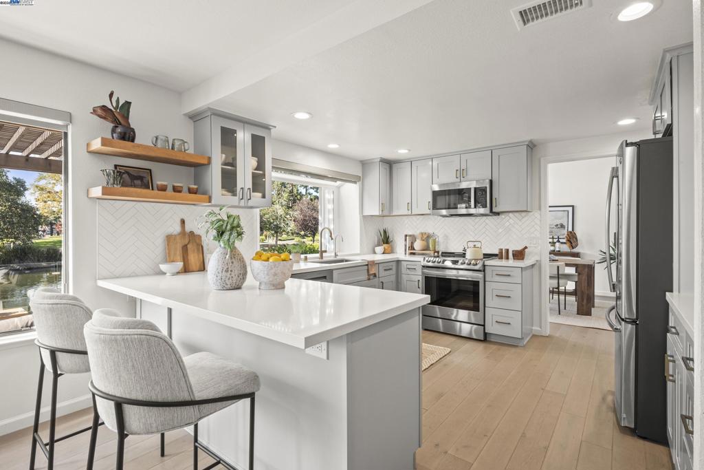 HARBOR BAY ISLE - Residential