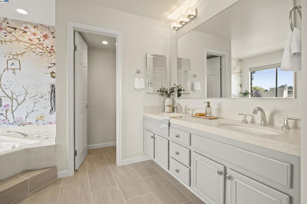 HARBOR BAY ISLE - Residential