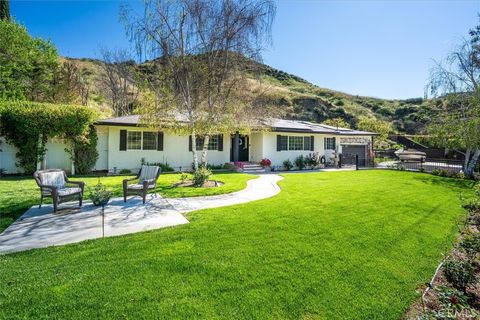 Photo of 28838 Lincoln Ave, Castaic, CA 91384 (MLS # SR26062692)