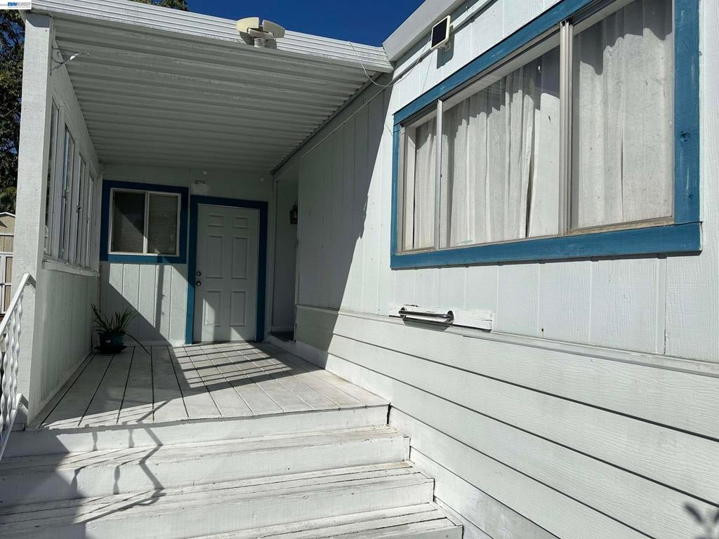 711 Old Canyon Rd.