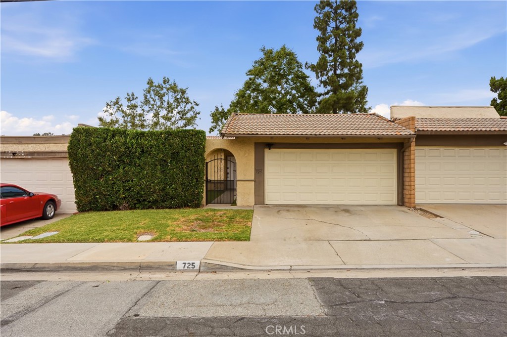 725 Palomares