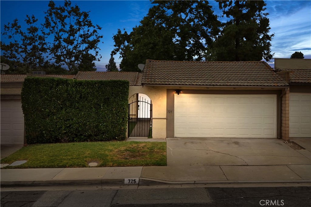 725 Palomares
