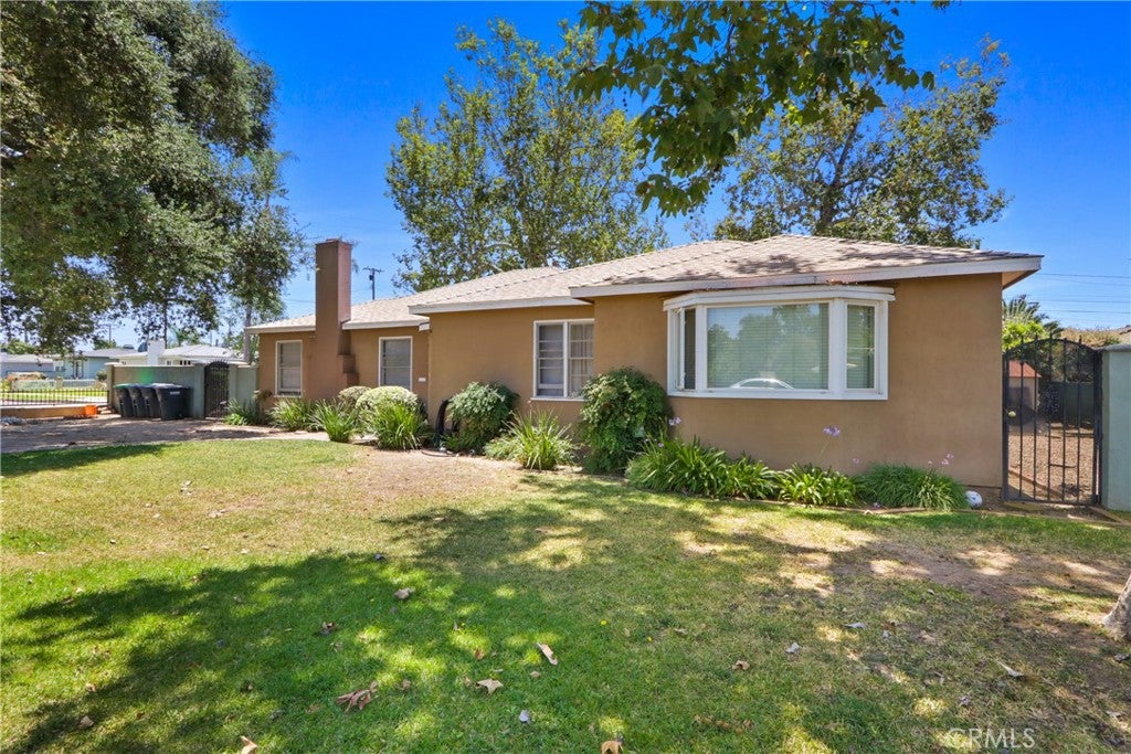 1108 W Acacia Avenue