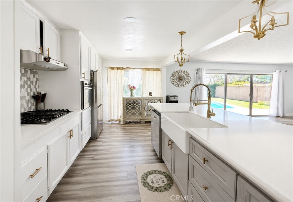 2209 Grovemont