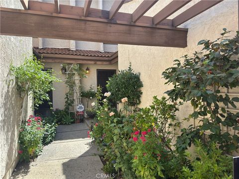 Photo of 1138 Las Riendas Way WAY, Pasadena, CA 91107 (MLS # WS26163685)