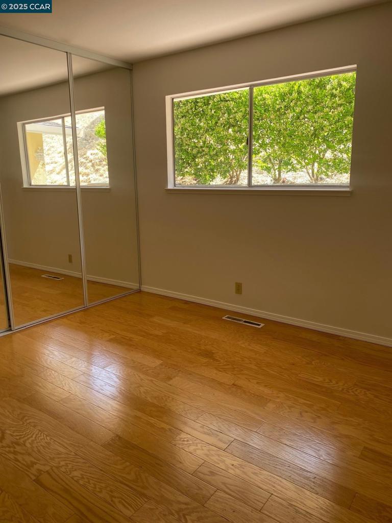 MUIR OAKS - Residential