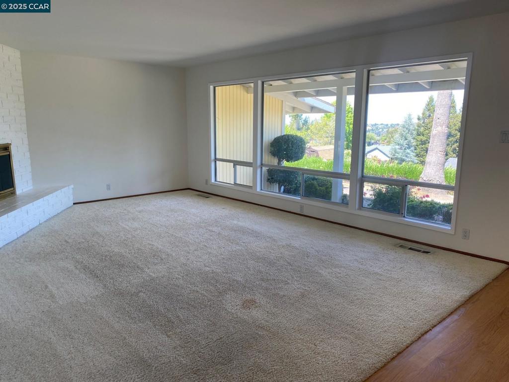 MUIR OAKS - Residential