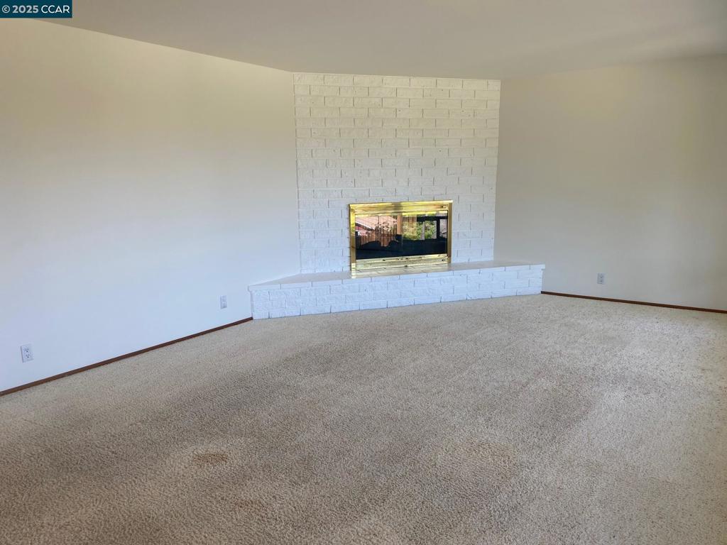 MUIR OAKS - Residential