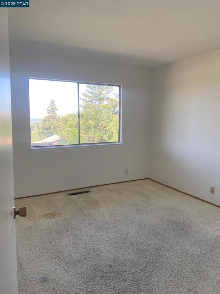 MUIR OAKS - Residential