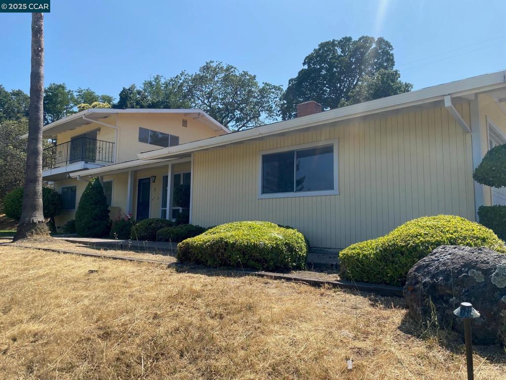 MUIR OAKS - Residential