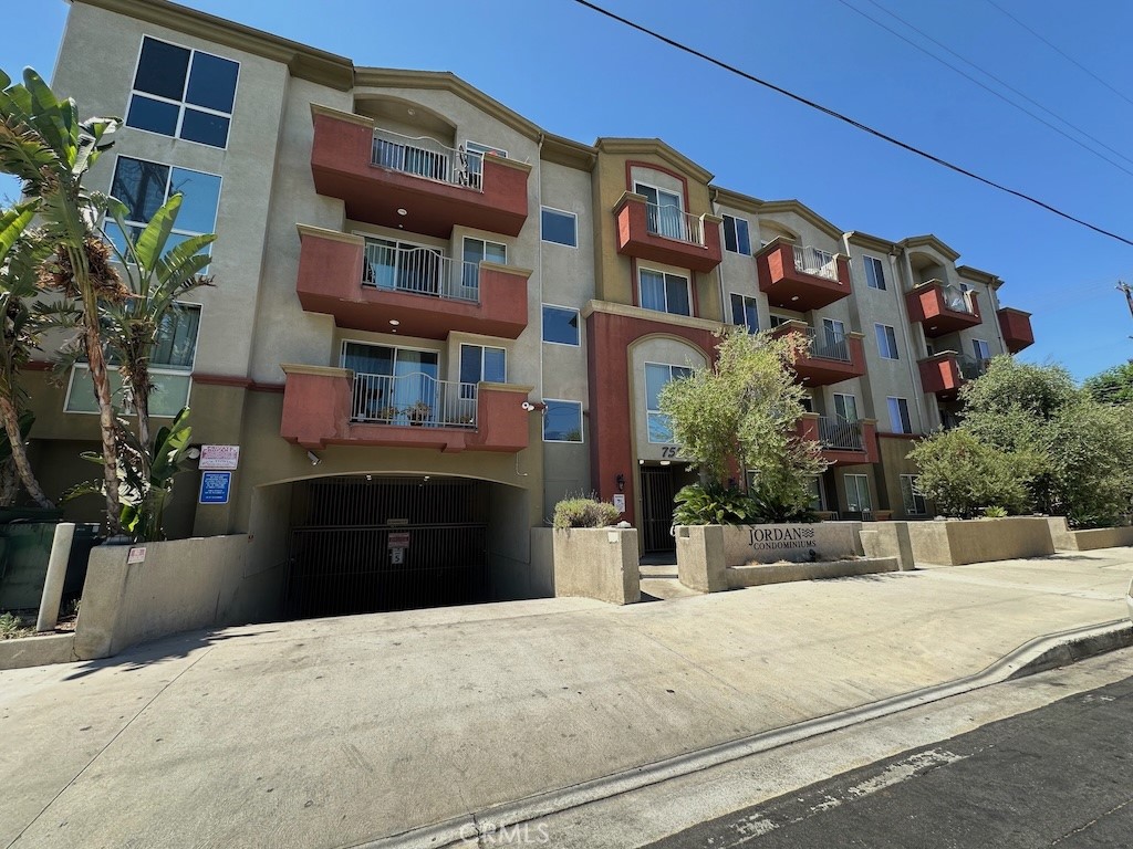 Beautifully appointed and ready for move in. This spacious 3 bedroom, 2 full bath unit will satisfy your pickiest buyers. Large, spacious floor plan with master suite featuring walk in closet. The unit features granite counter tops, new designer carpet, stainless steel appliance package, and washer dryer hookups. This unit is turn key and ready for immediate showing. It comes with 2, dediciated parking spaces located in a gated subterranean parking garage with remote access for two cars. Outdoor balcony located outside the master bedroom and includes storage closet. Unit includes 2 tandem parking spaces in a controlled access parking structure.