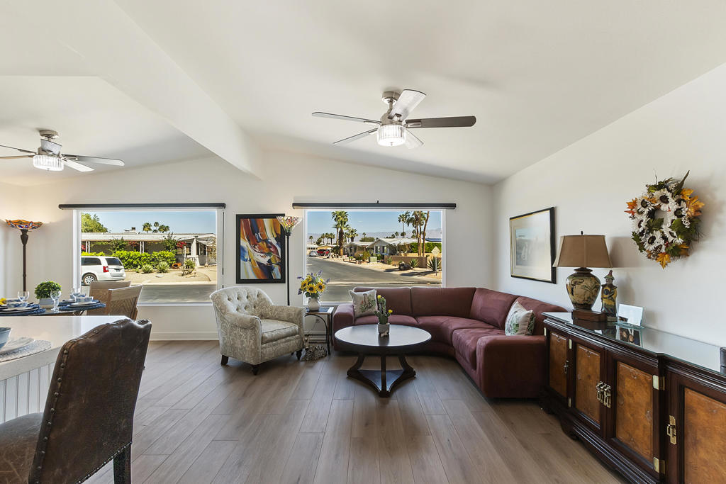 Palm Desert Greens - Manufactured In Park