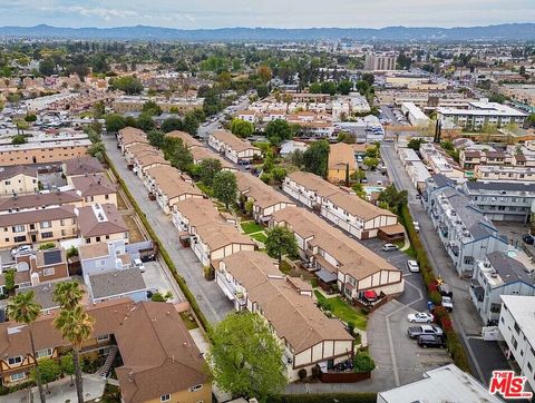 Photo of 14501 Tupper Street #39, Panorama City, CA 91402 (MLS # 25621915)