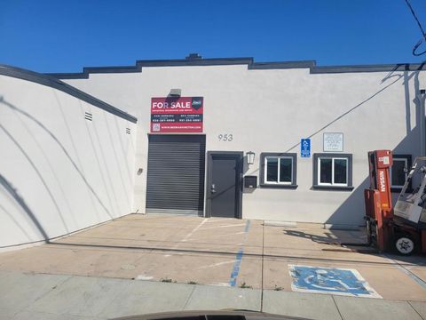 Photo of 953 Washington Street, San Carlos, CA 94070 (MLS # ML82025294)