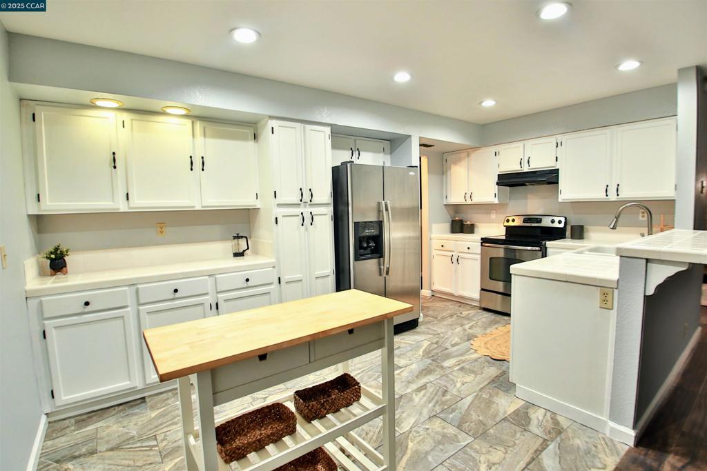 SOMERSET HIGHLAN - Residential