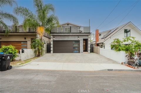 Photo of 10247 Floralita Avenue, Sunland, CA 91040 (MLS # GD26104660)
