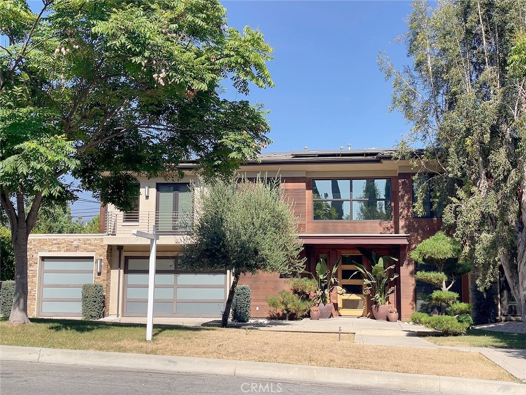 Located on a serene, tree-lined street in the prestigious Upper Rancho area of Arcadia, this contemporary home offers the perfect blend of luxury, comfort, style, and location. Surrounded by multi-million dollar estates, this property is nestled in one of the most sought-after neighborhoods and served by Arcadia’s top schools.
Built in 2015 with solar system, EV charger and elevator, this home features a spacious layout with 5 bedrooms and 6 bathrooms, home theater, office, wet bar, wine cellar, oversized open concept kitchen plus small enclosed Chinese kitchen, hardwood floors, large yard with pool. Ideal for families or professionals seeking a peaceful and upscale living environment. Requirements: FICO 700+, no eviction, no criminal.
Owner pays for electricity(up to system capacity. Tenant need to have a basic Edison a/c), gardening service, pool service and tenant pays for water, gas, trash and WiFi, etc.
Don’t miss this rare opportunity to live in one of Arcadia’s most desirable areas!