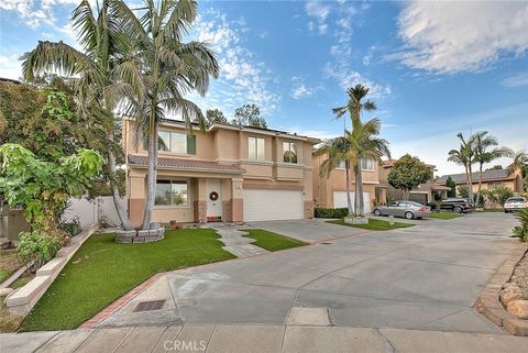 Photo of 10 Lazurite, Rancho Santa Margarita, CA 92688 (MLS # OC25219112)