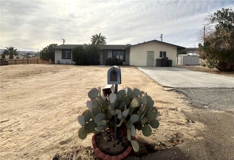 Photo of 73835 Manana DR, 29 Palms, CA 92277 (MLS # JT26223587)