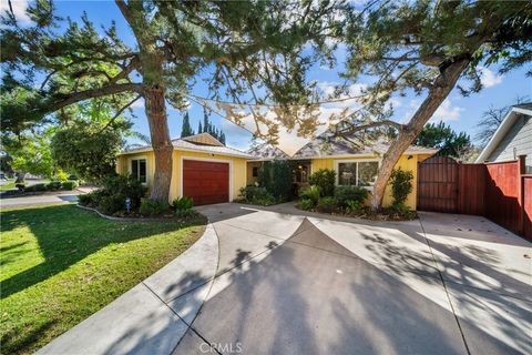 Photo of 7819 Encino Ave, Northridge, CA 91325 (MLS # SR26054459)