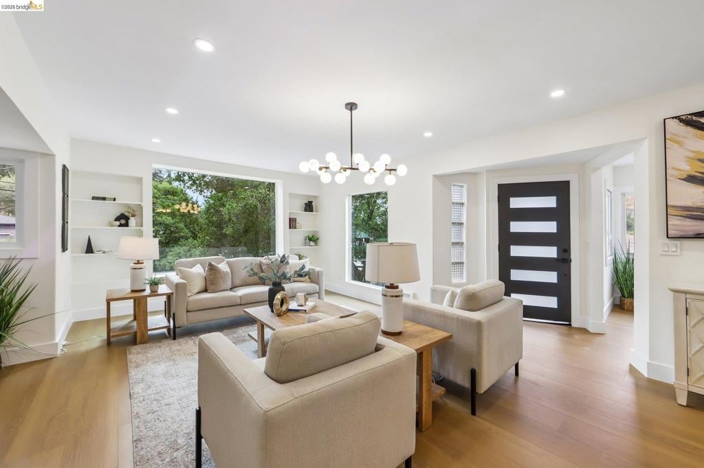 4049 Canon Ave Ave, Oakland CA 94602