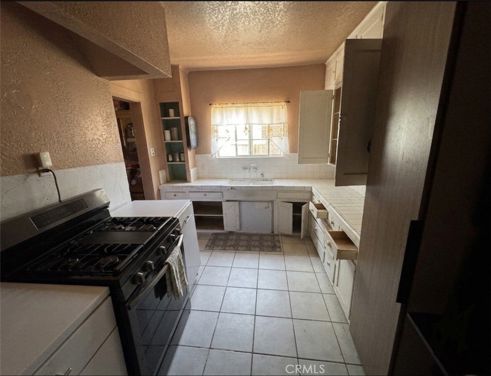 4305 San Pedro