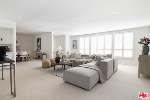 Photo of 344 S Doheny Drive #3, Beverly Hills, CA 90211 (MLS # 26641379)