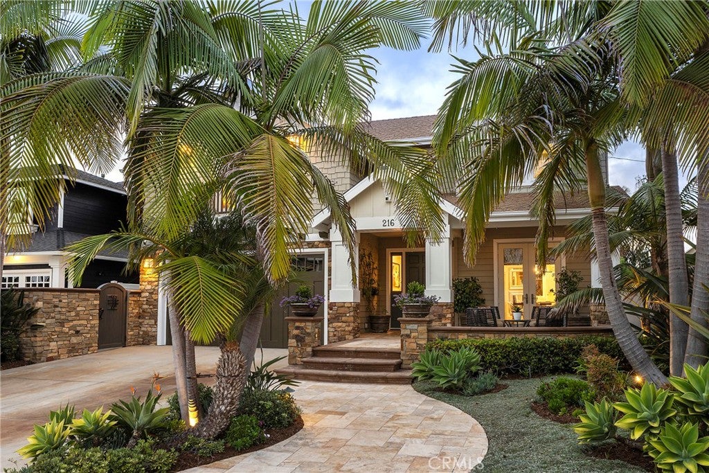 216 Avenida Princesa