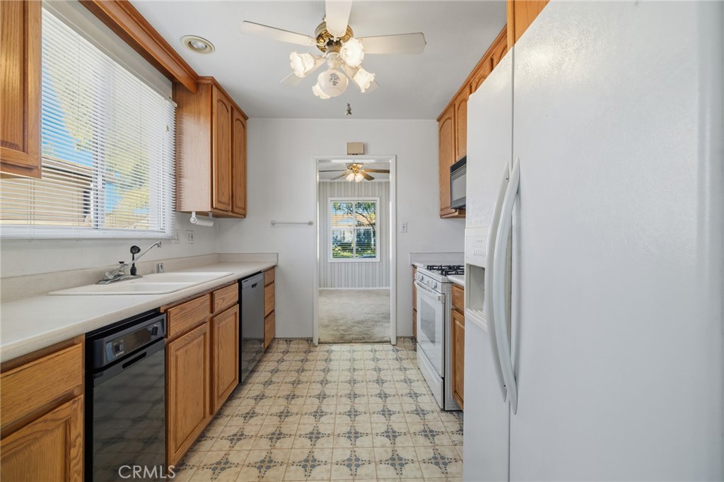 2912 Yearling Street