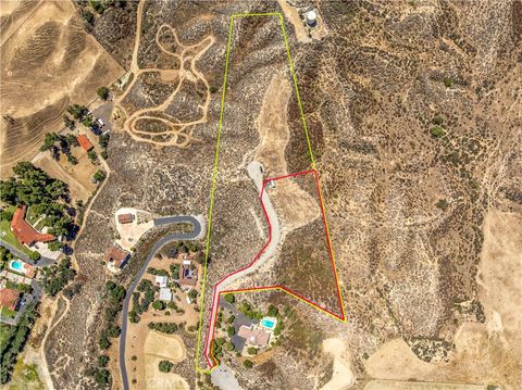Photo of 4020 Charlton Avenue, Hemet, CA 92544 (MLS # SW26098445)