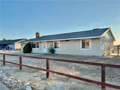 Photo of 41043 Fieldspring Street, Lancaster, CA 93535 (MLS # SR25270202)
