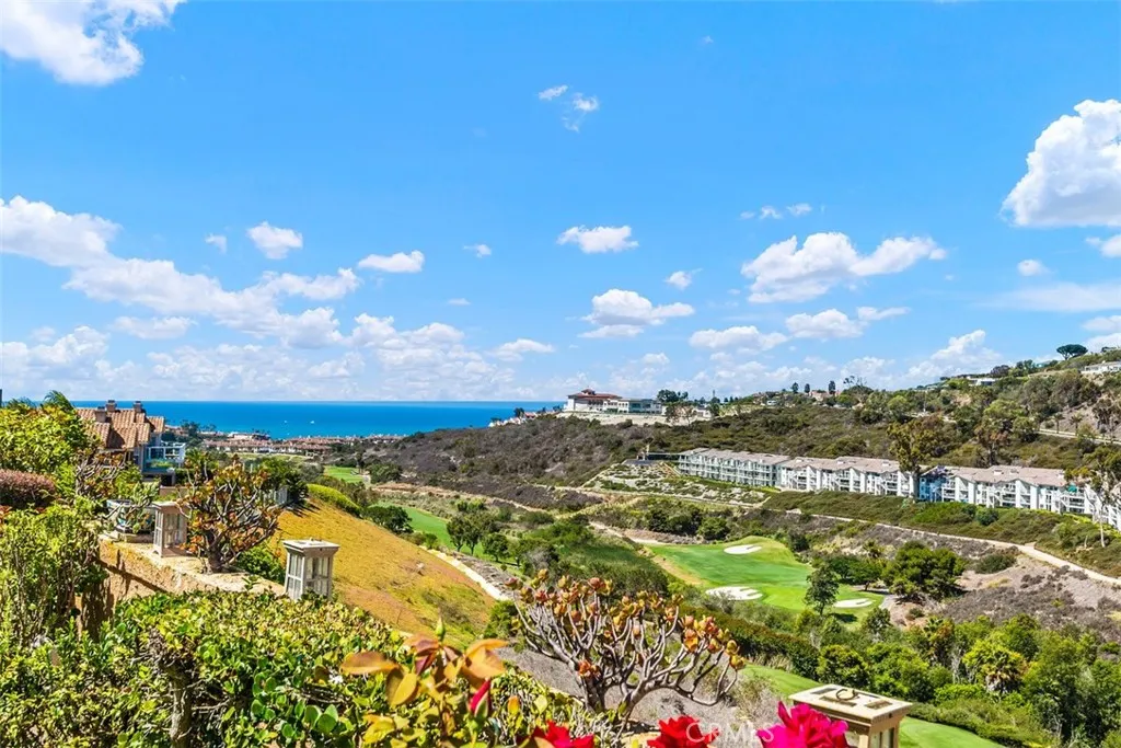 Dana Point, California 92629, United States, 3 Bedrooms Bedrooms, ,4 BathroomsBathrooms,Residential,Active,237090
