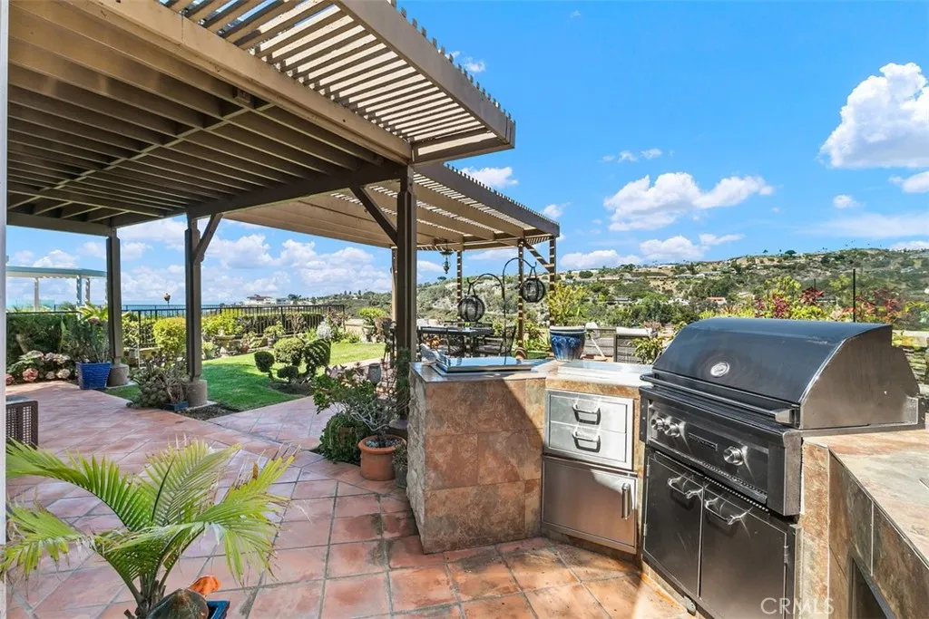 Dana Point, California 92629, United States, 3 Bedrooms Bedrooms, ,4 BathroomsBathrooms,Residential,Active,237090