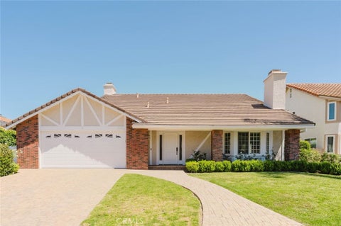 Photo of 29049 Acanthus Court, Agoura Hills, CA 91301 (MLS # SR26126883)