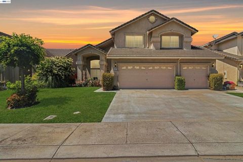 Photo of 4227 Bayonne Ct CT, Stockton, CA 95206 (MLS # 41134028)