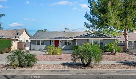 Photo of 16615 Calahan Street, North Hills, CA 91343 (MLS # SR26049280)