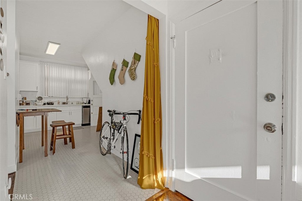 534 S Coronado