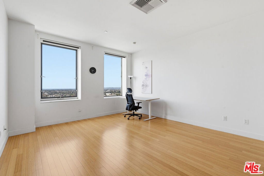 3810 Wilshire Boulevard 1609