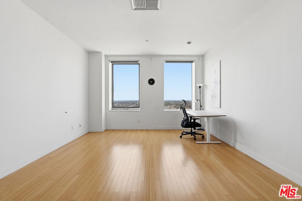 3810 Wilshire Boulevard 1609