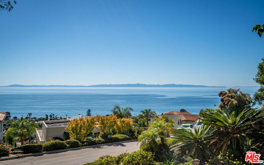 1643 La Vista Del Oceano Drive