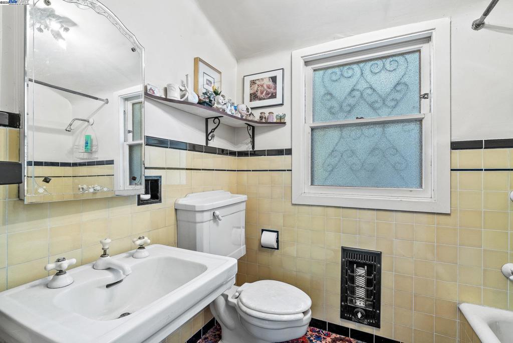 HAYWARD - Residential