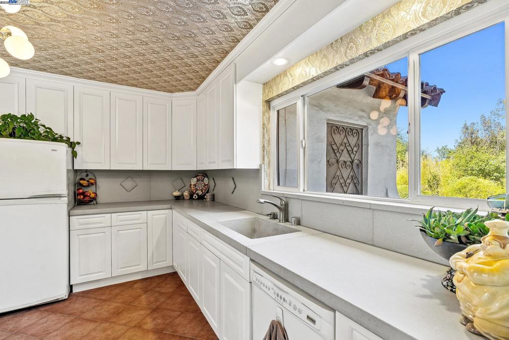 HAYWARD - Residential