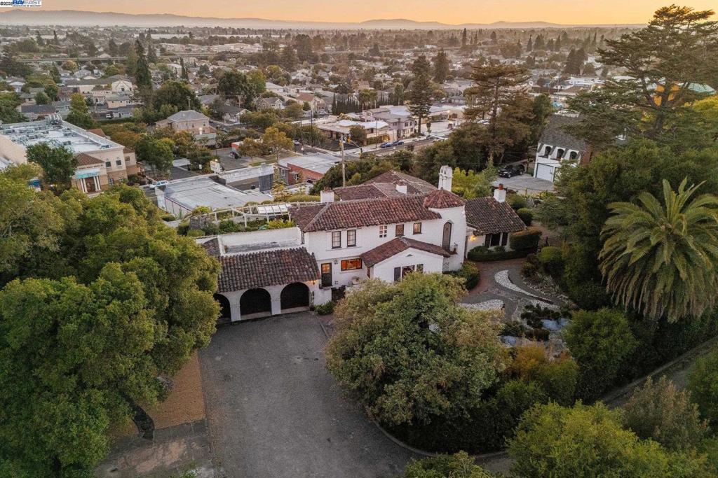 HAYWARD - Residential