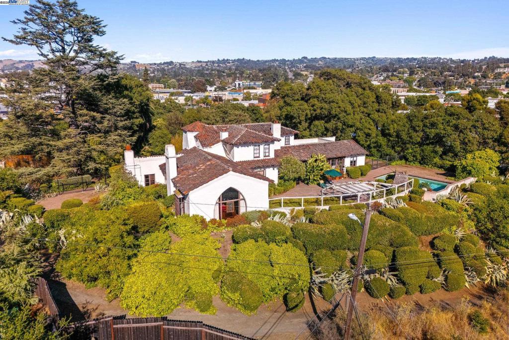 HAYWARD - Residential