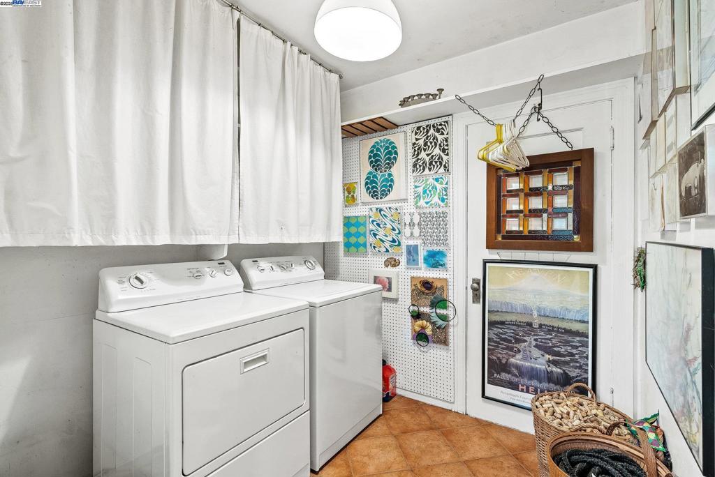 HAYWARD - Residential