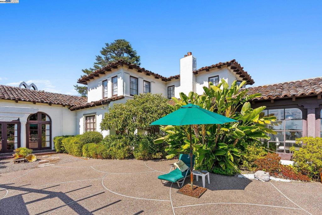 HAYWARD - Residential