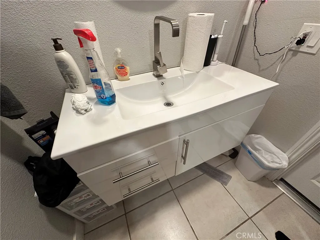 Fountain Valley, California 92708, United States, 5 Bedrooms Bedrooms, ,4 BathroomsBathrooms,Residential,Active,177009