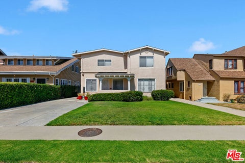 Photo of 2531 6th Avenue, Los Angeles, CA 90018 (MLS # 26849181)